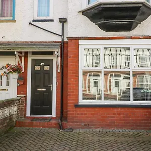 Cosy Coastal Let Apartment